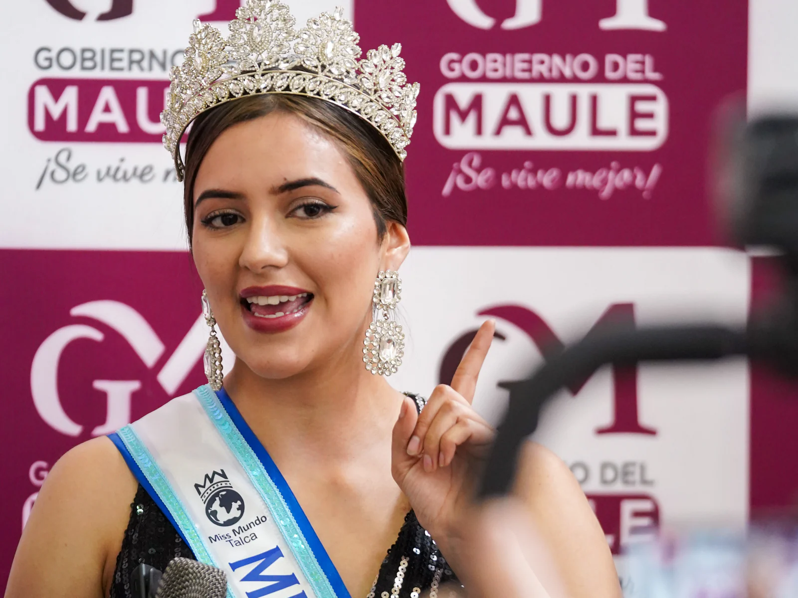 Bárbara Villar habla ante la prensa durante el lanzamiento 2026.